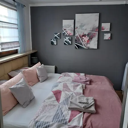 Am Mattheiser Wald Holiday home Trier